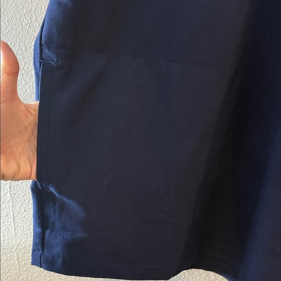 Figs Technical Collection Navy 3 Pocket Scrub Top V-Neck Large - Picture 5 of 9